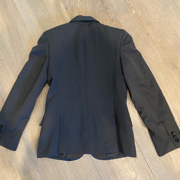 Boys Burberry Tuxedo Jacket. Size 10. Worn once! - Picture 4 of 5
